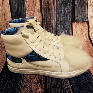 Coach Q8806 Shearling Pointy Toe High Top